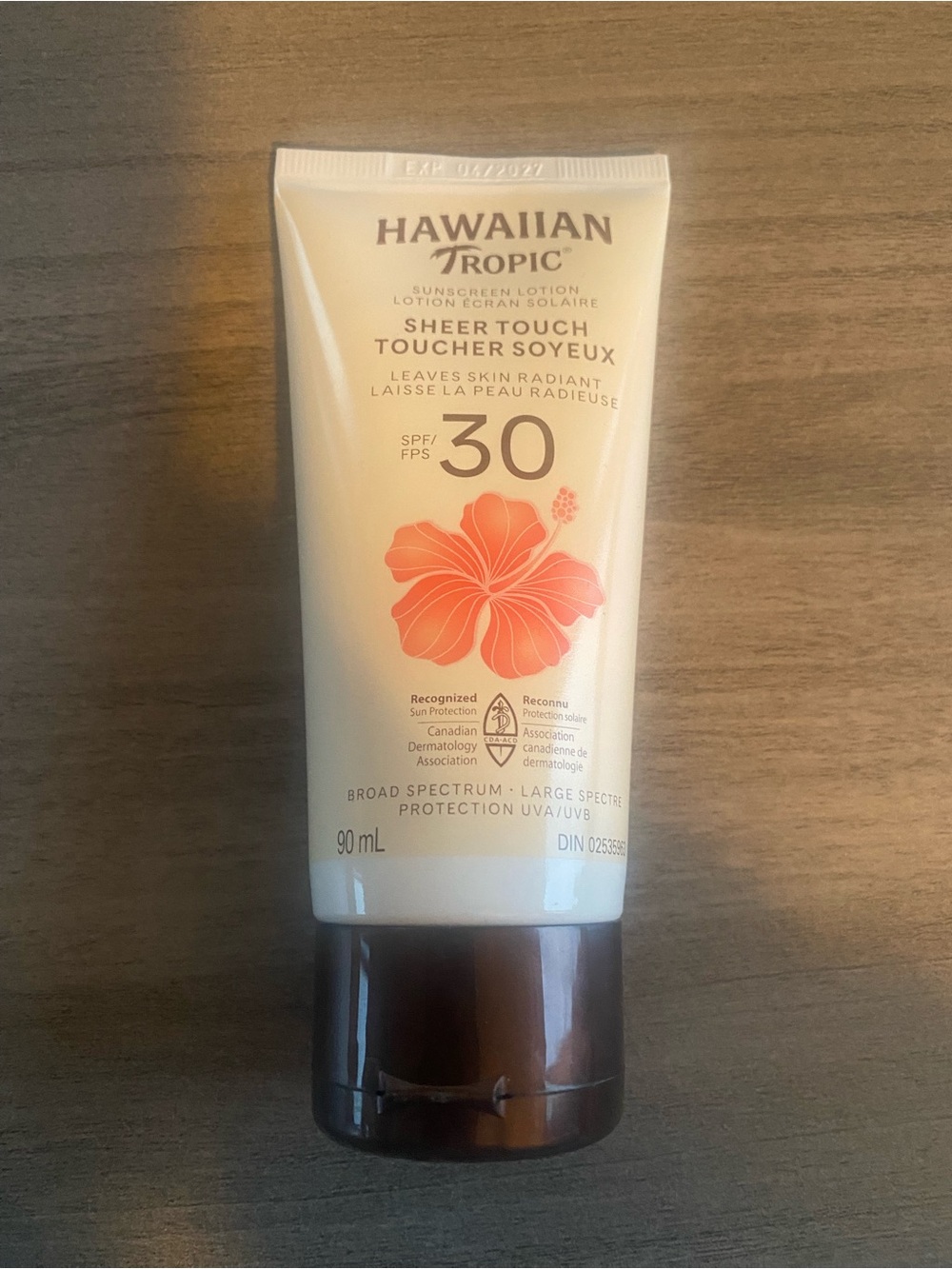 Hawaiian Tropic Sheer Touch SPF 30 Sunscreen Lotion - White with Coral Accent